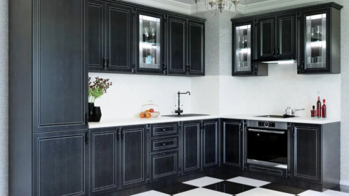 Кому подойдет тёмная кухня и в каких случаях ее стоит избегать