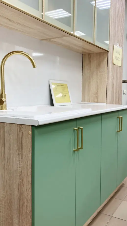 Набор мебели для кухни "Альфа" Болотный антискрэтч/Белый глянец