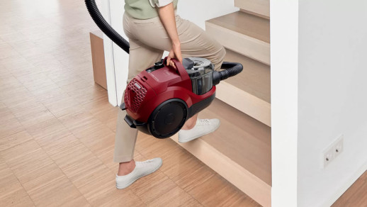Пылесос Bosch BGS21WX200 красный