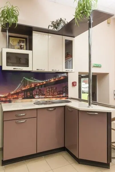 Кухня Ваниль глянец+Капучино глянец/Желтый мрамор глянец 26мм