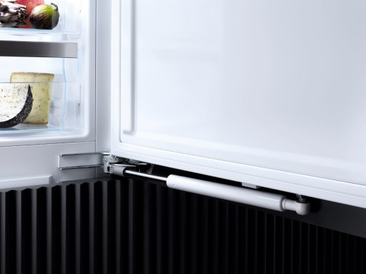 Встраиваемый холодильник Miele KFN 7785 C
